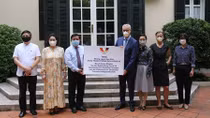 Ambassadors of Germany and France thank Vietnam for its donation of face masks
