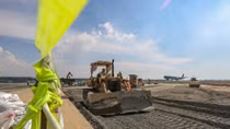 Noi Bai International Airport upgrades its runways 