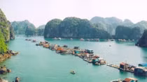Old floating villages open to tourists