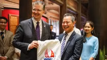 US Ambassador Daniel Kritenbrink visits first Vietnamese University