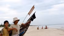 Students in central coastal provinces drop out to work at sea