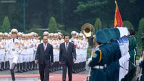 Welcoming ceremony for Cambodian PM in Hanoi