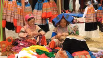 Lao Cai to build tourism market