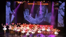 Art performance celebrates 128th birth anniversary of Uncle Ho 
