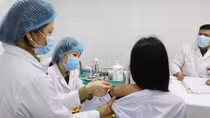Volunteers receive highest dose of Nanocovax COVID-19 vaccine 