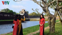 Female visitors wearing Ao Dai to be offered free tickets to Hue relic site
