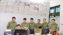  Deputy Minister Bui Van Nam works with Department of Immigration 
