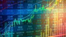 Experts warn about risky investments in gold and stocks
