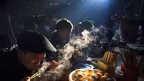 Vietnamese photographers win Smithsonian contest