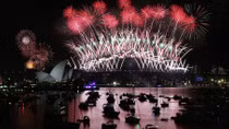 'D'Oh!' Twitter Cracks Up as Sydney Projection Wishes 'Happy New Year 2018'