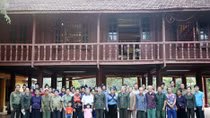 CAND Newspaper and donor present Tet gifts to mountainous people in Dien Bien