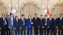 PM Nguyen Xuan Phuc holds talks with Thai counterpart