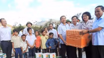 Vinamilk donates over 110,000 milk boxes to needy children in Ha Tinh and Quang Binh 