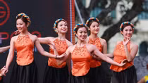 Singapore Festival attracts thousands Hanoians