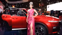Tieu Vy shines at Paris Motor show 2018