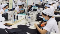 Vietnam spends 11.4 billion USD on garment material imports in H1