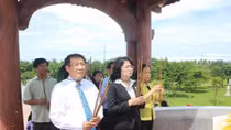 Vice President meets former soldiers protecting Quang Tri Citadel