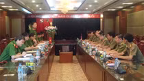 Staff Department of General Department of Police works with Lao police delegation 