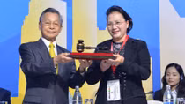 Vietnam receives AIPA chairmanship for 2019-2020