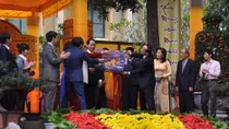 President Tran Dai Quang attends incense offering ceremony at Thang Long Imperial Citadel
