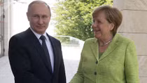 Merkel's Visit to Russia a Trump Card in Upcoming Election