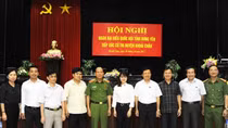 Deputy Minister Le Quy Vuong meets voters of Khoai Chau and Tien Lu districts 