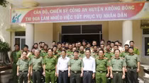 Deputy Minister Bui Van Nam works with Krong Bong District Police 