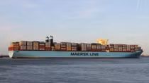 Giant Triple-E container ship docks at Cai Mep int’l terminal