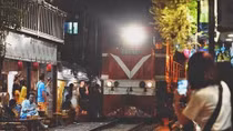 Hanoi urged to shut down café shops along railway tracks