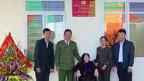 Gratitude house handed over to Vietnamese Heroic Mother 