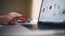 Cross-border e-commerce benefits Vietnamese SMEs