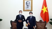 Vietnam, Singapore work towards mutual recognition of vaccination certificates