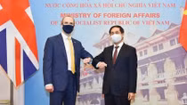 Vietnam suggests UK consider transferring COVID-19 vaccine production technology