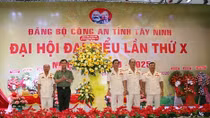 Tay Ninh police hold 10th Party Congress 