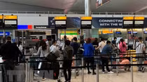 More Vietnamese citizens return home from US