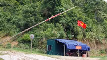 Son La border guards arrest six people for illegally entering Vietnam