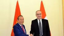 Deputy PM holds talks with Swiss Vice President
