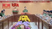Deputy Minister Nguyen Van Son works with Da Nang police