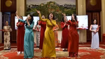 Vietnamese people worldwide celebrate Tet holiday