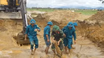 Nghe An: More than 200 shrapnel bombs discovered on field