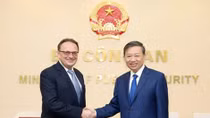 Minister To Lam receives international guests 