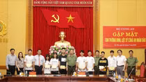 Minister To Lam meets children of public security martyrs