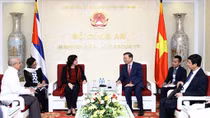 Minister To Lam receives incoming Cuban Ambassador