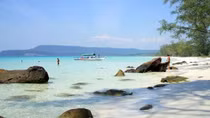 Vietnam attends fifth sea festival in Cambodia