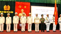 Da Nang municipal police receive Feat of Arms Order 