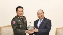 Vietnam consistently consolidates traditional friendship with Cambodia: PM