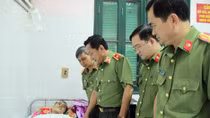 Minister To Lam praises police officer injured on duty