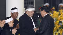 Foreign delegations pay last respect to former Party chief Do Muoi