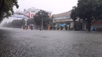 Ha Tinh to relocate 45,000 residents from flooded areas