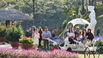 Da Lat welcomes 100,000 tourists in 3 first days of 2017
